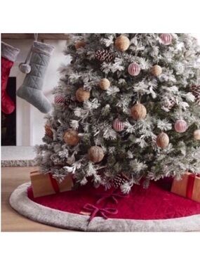 New Koolaburra by Ugg Christmas Tree Skirt